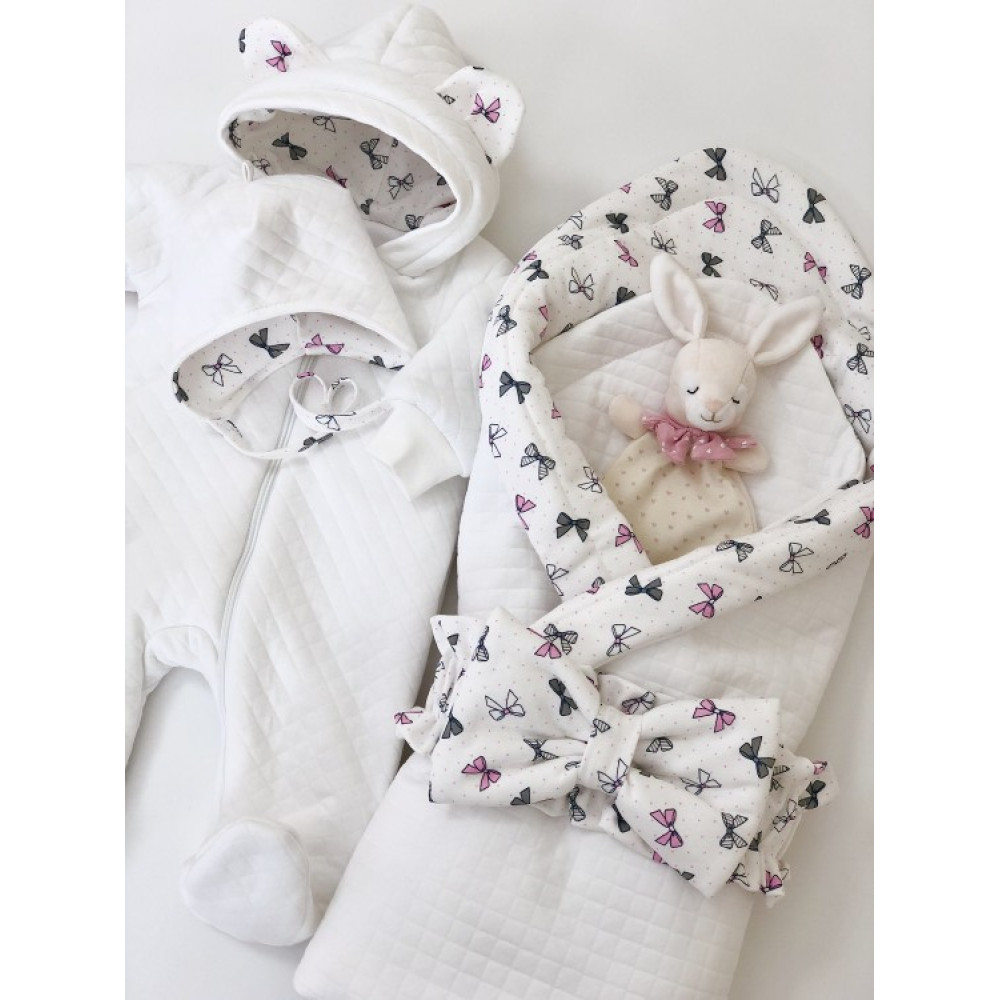 Демисезонный комплект на выписку для девочки "Бантики"