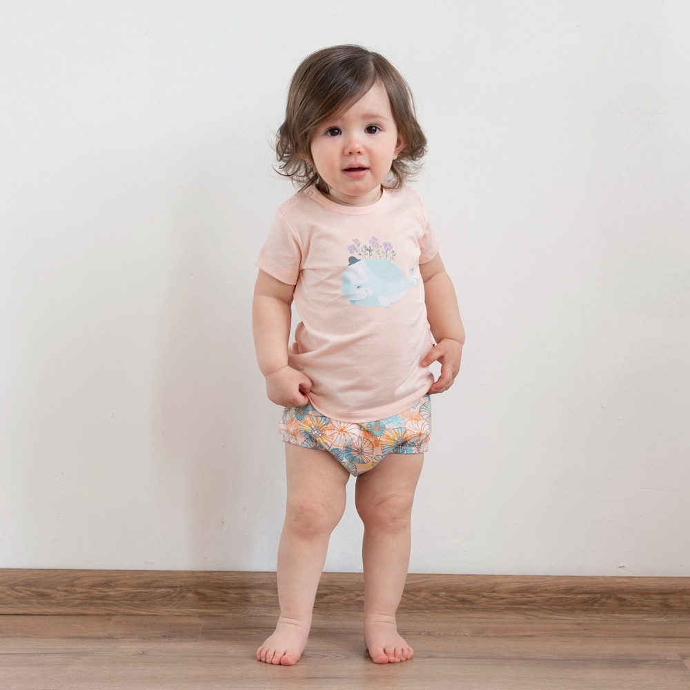 Комплект для девочки из футболки и шортиков