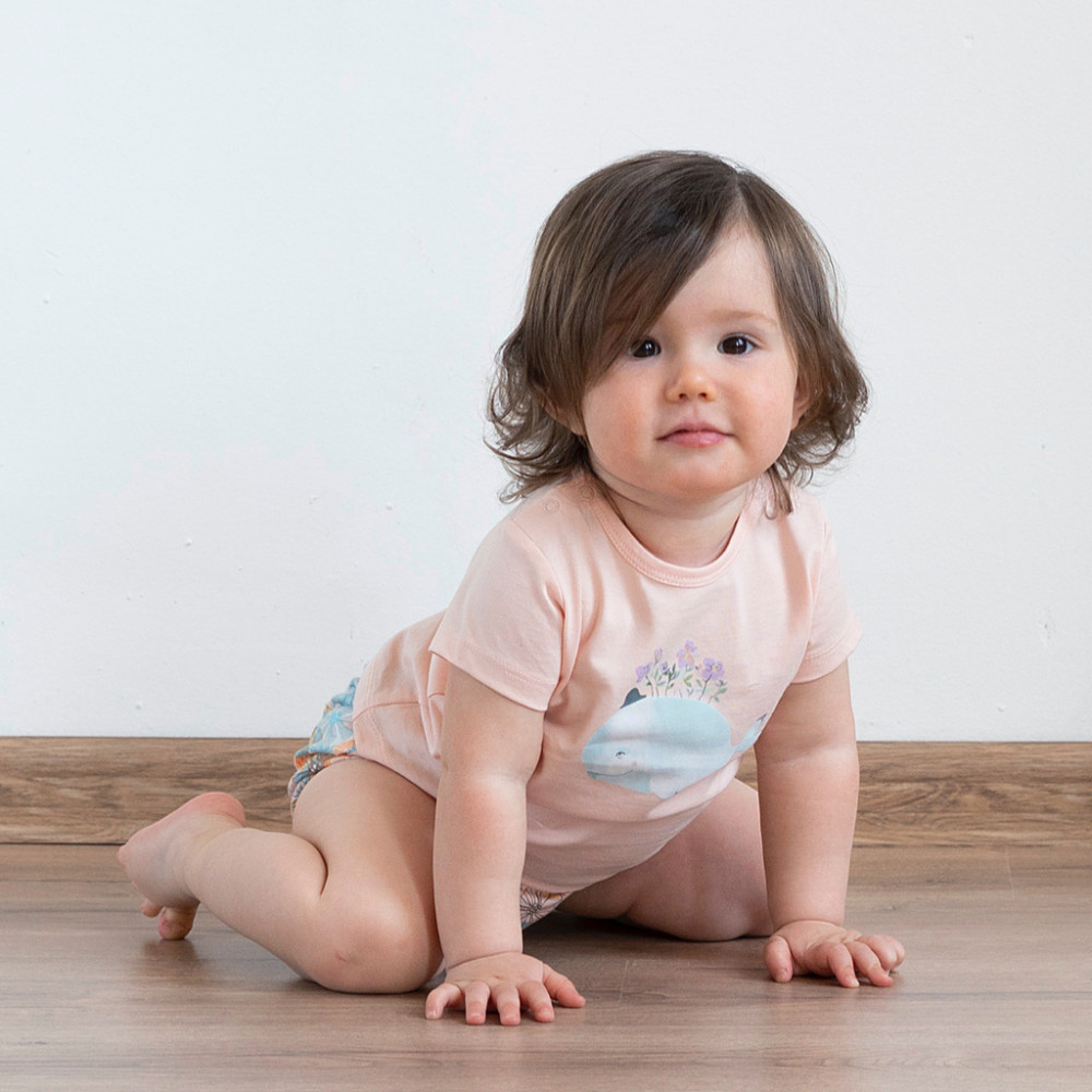 Комплект для девочки из футболки и шортиков