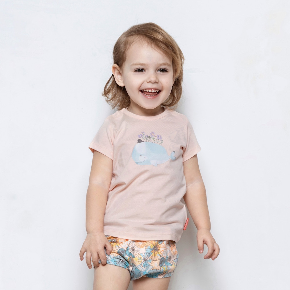 Комплект для девочки из футболки и шортиков
