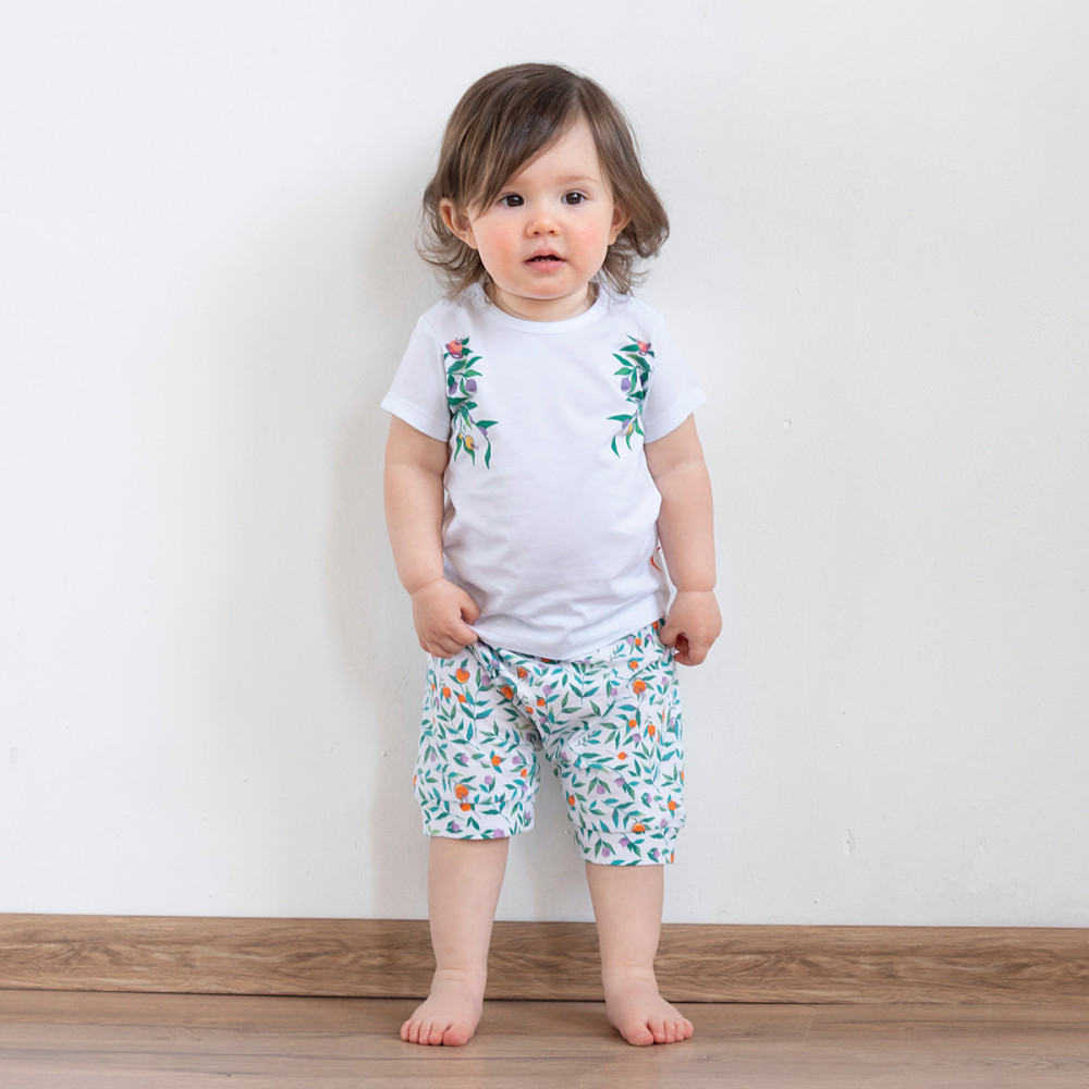 Комплект для девочки из футболки и трусов-шортиков