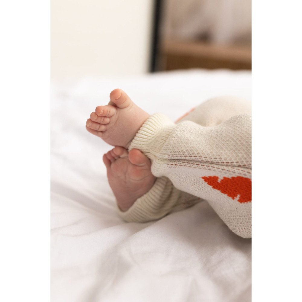 Вязаный комбинезон для малыша, Морковки