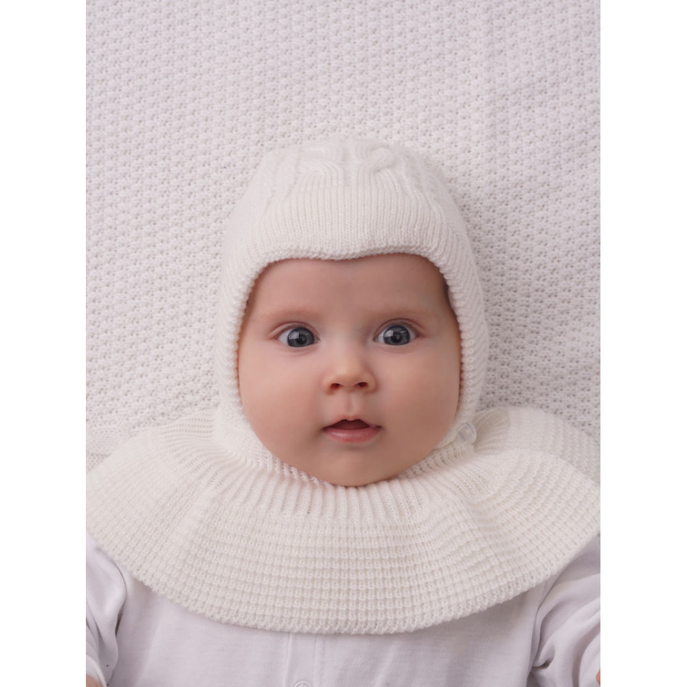 Демисезонная вязаная шапка с манишкой "Капор Плетеночка лайт", Белый