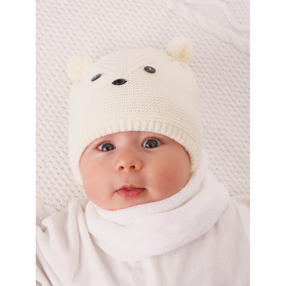 Зимняя вязаная шапка "Барсучок", Белый