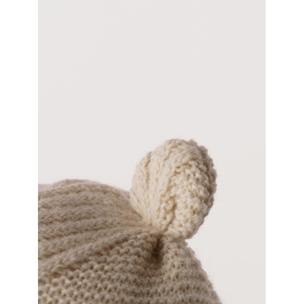 Зимняя вязаная шапка "Барсучок", Светло-бежевый