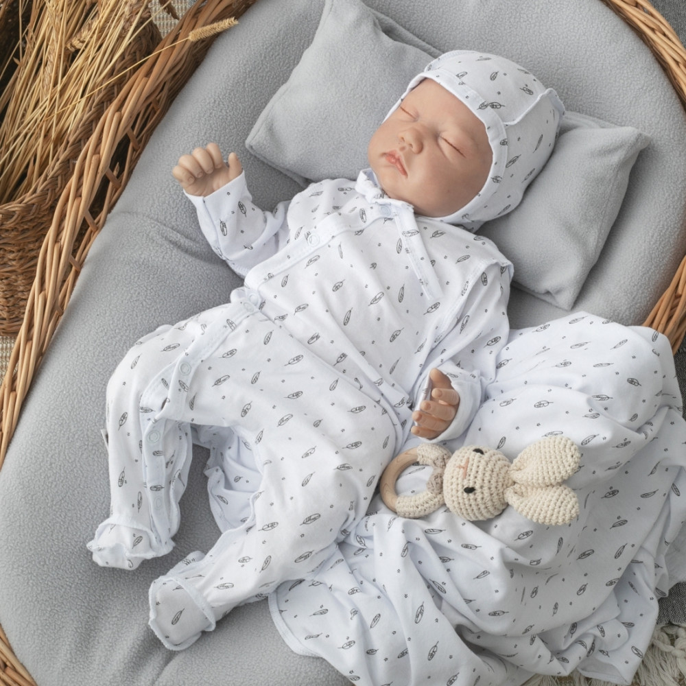 Комплект  на выписку из 7 предметов, Перышки